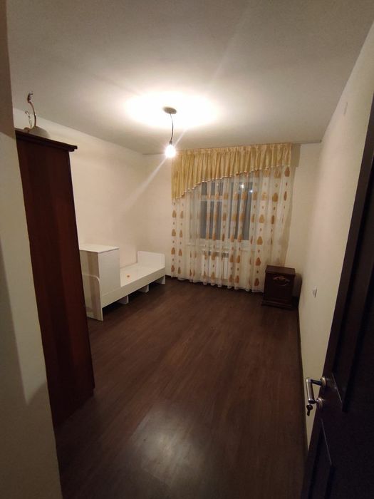 Megaplanetga metro Shahristonga qulay joyda ijaraga kv bor