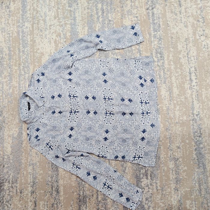 Vând bluză pentru damă, in stare perfectă, marca Crivit