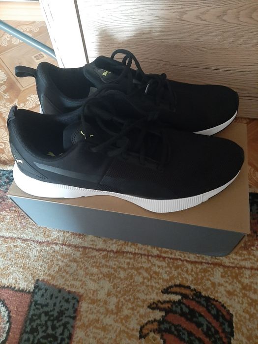 Продам кроссовки мужские