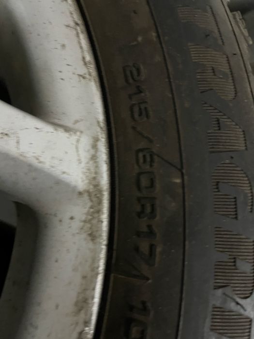 Шина 215/60/17  3компелкт