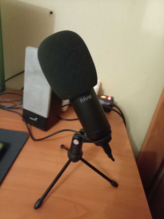 ПРОДАЮ МИКРОФОН ,  микрофон fifne k670