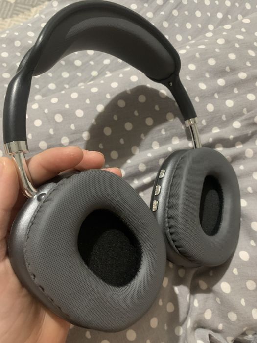 Наушники хорошие кто возьмёт сейчас тому продам за 3500!!