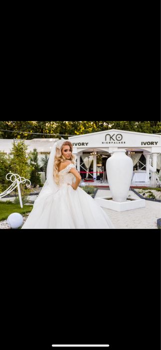 Vand rochie de mireasa