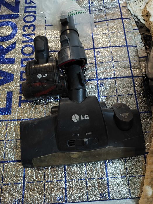 Продаётся пылесос LG.
