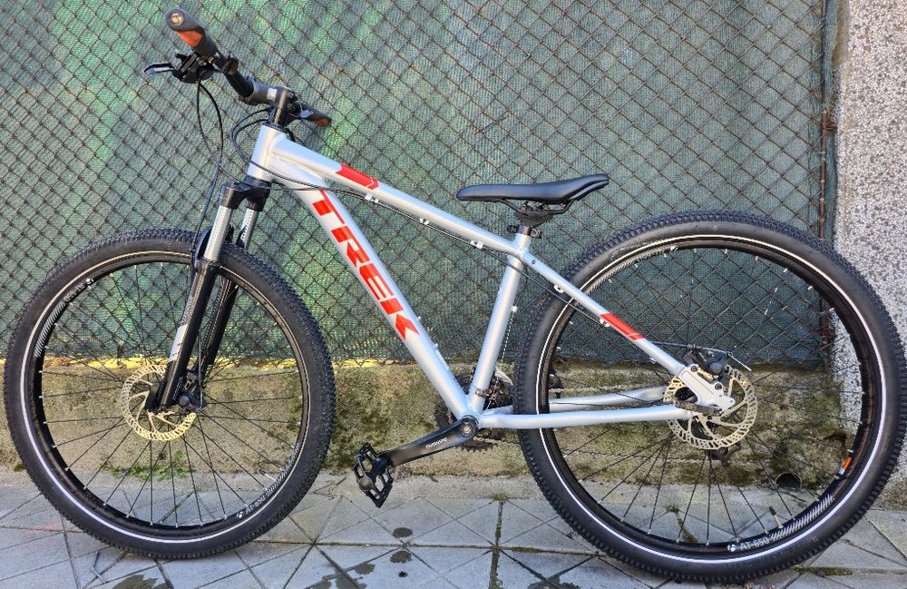 Trek Marlin 5 27.5 S размер Дискови 3х7 скорости Алуминиев
