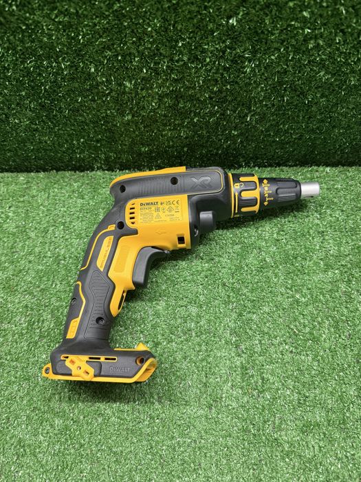 Винтоверт за гипсокартон Dewalt DCF620