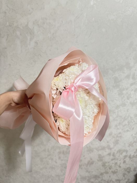 Продам букет из белых хризантем