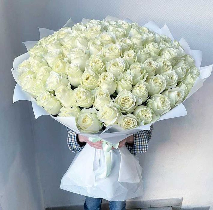 Розы пионы лилии герберы