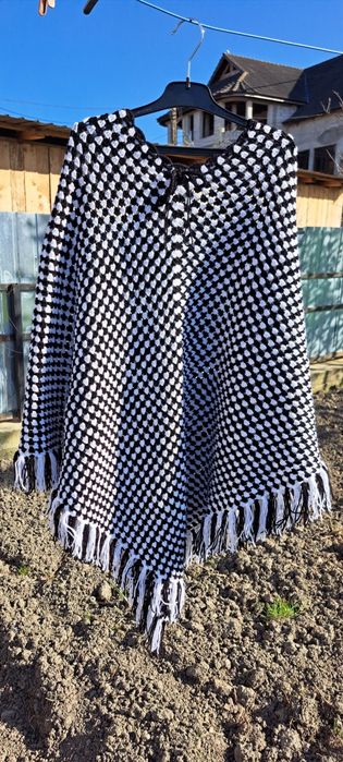 Poncho lucrat manual