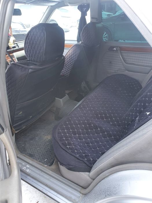 Автомобиль Мерседес