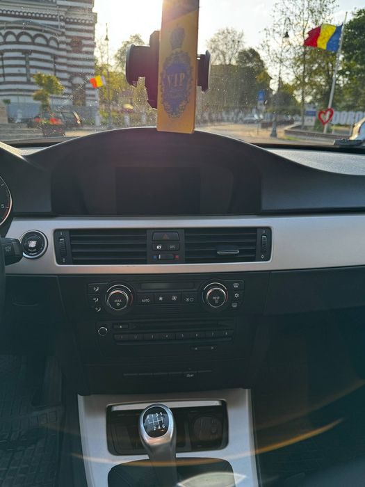 •Vând BMW E90 2009  Facelift •