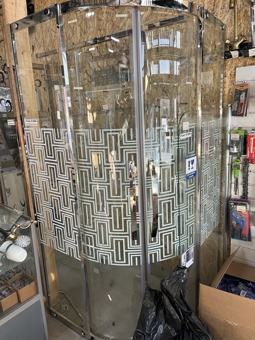 Душевые кабины в наличии