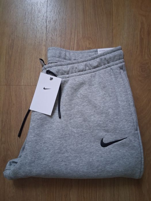 Pantaloni trening nike femei original nou