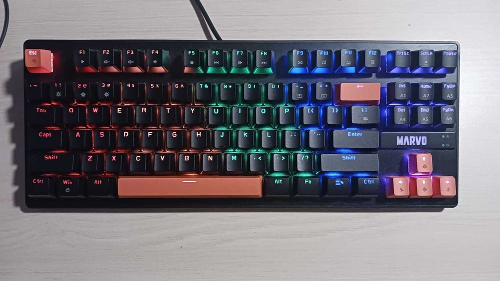 Tastatură mecanică Marvo KG901 RGB – Switch-uri Albastre, ca nouă!