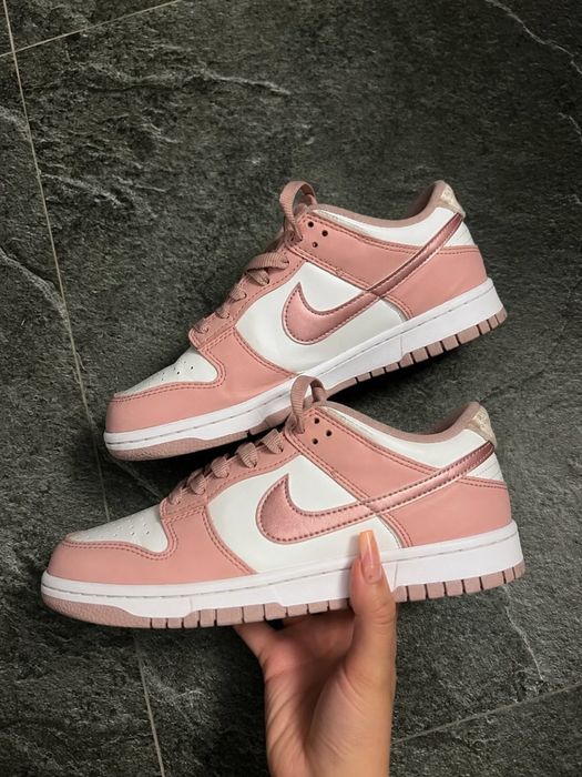 Nike dunk low pink velvet