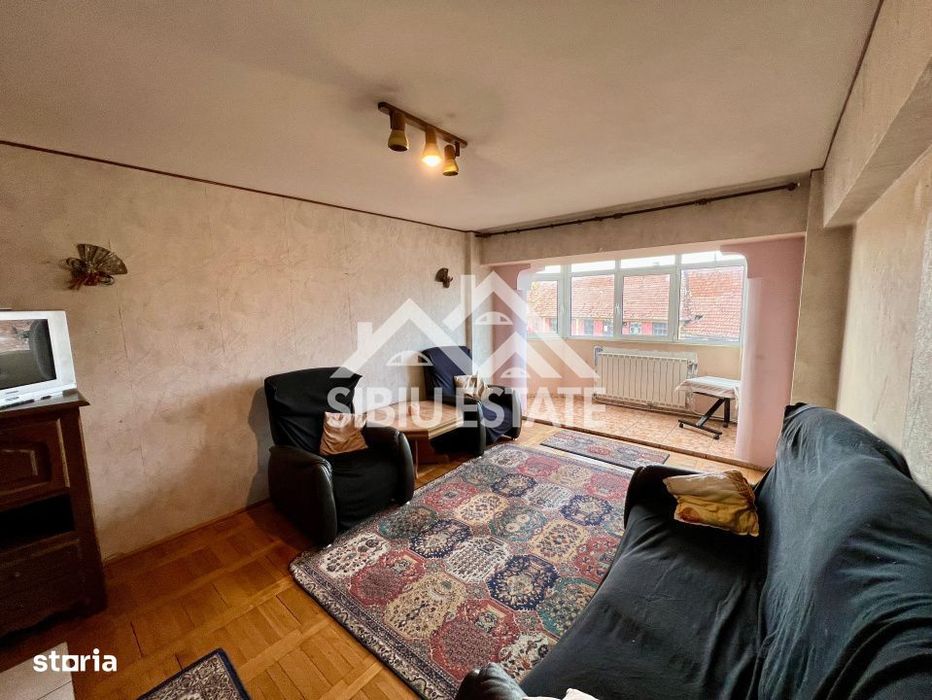 Apartament 4 camere spațios Sibiu zona Gara Mare Abatorului — fotografia 1