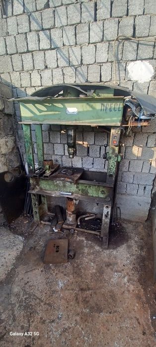 Press 40 tonna bosadi