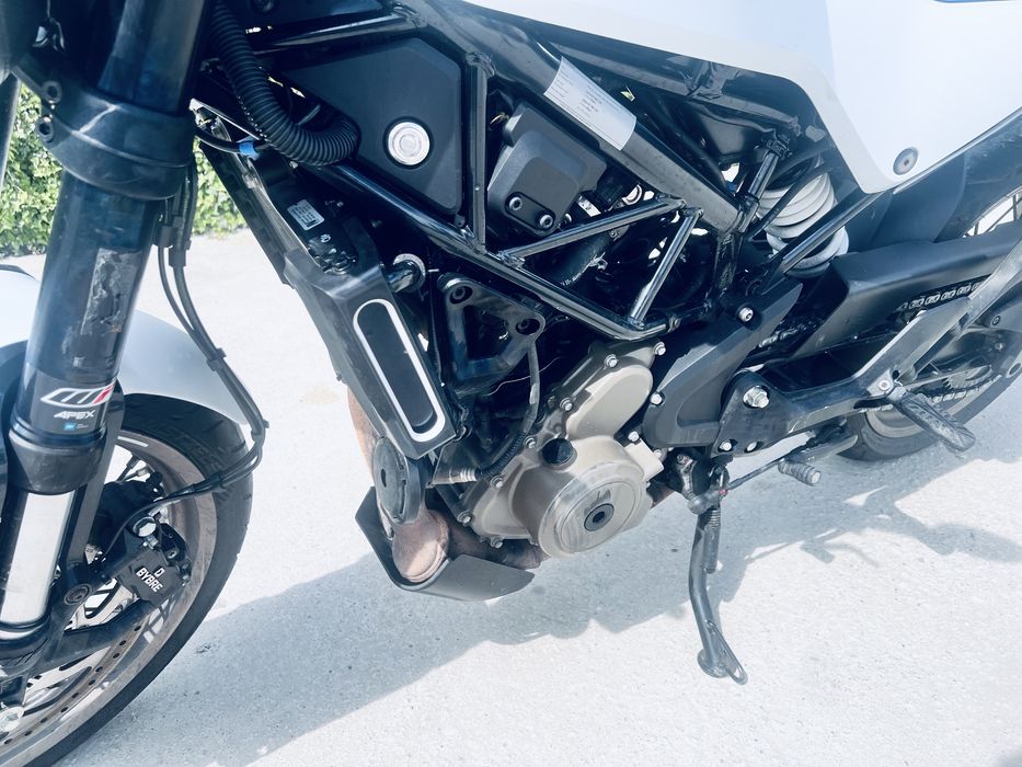 Husqvarna Vitpilen 401  avariat