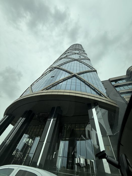 Пирамит товер продается+ парковка