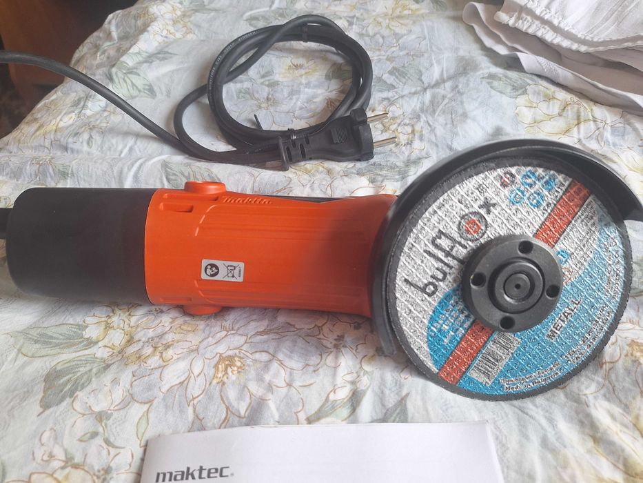 Ъглошлайв Makita 115mm MT962