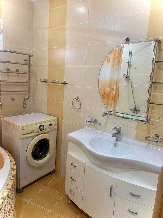 сдается своя 2х комнатная квартира 2/4/4