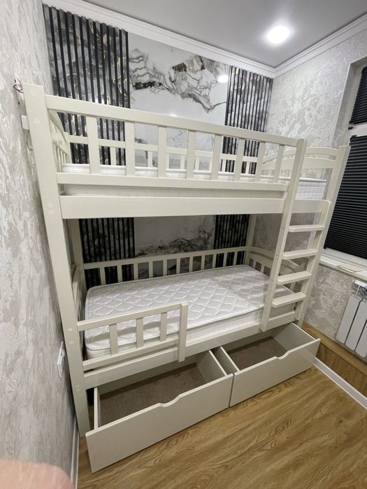 двухъярусные кровати