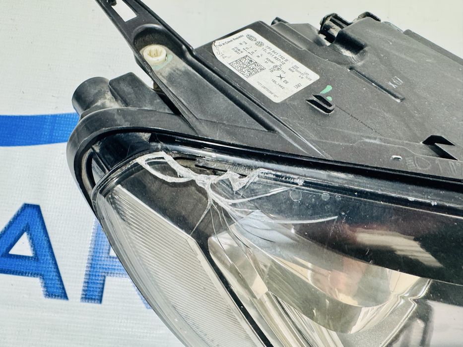 Far dreapta bixenon adaptiv VW Touareg  dupa 2015 cod 7P1941752B