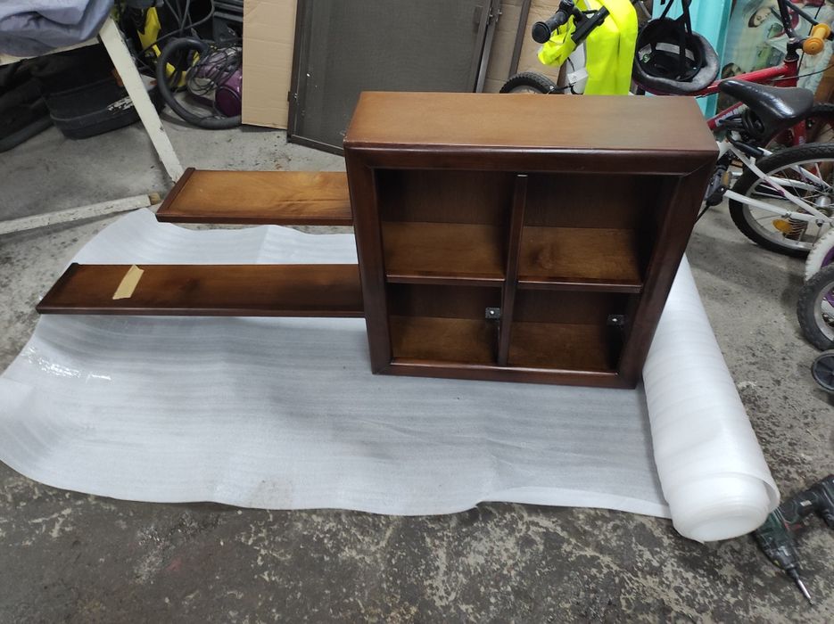 Dulap lemn cireș+ raft suspendat