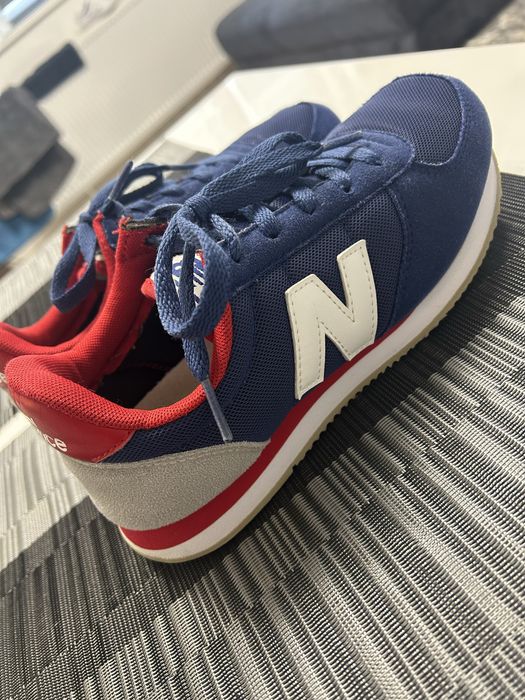 New balance nr 35,5 pret 100 lei