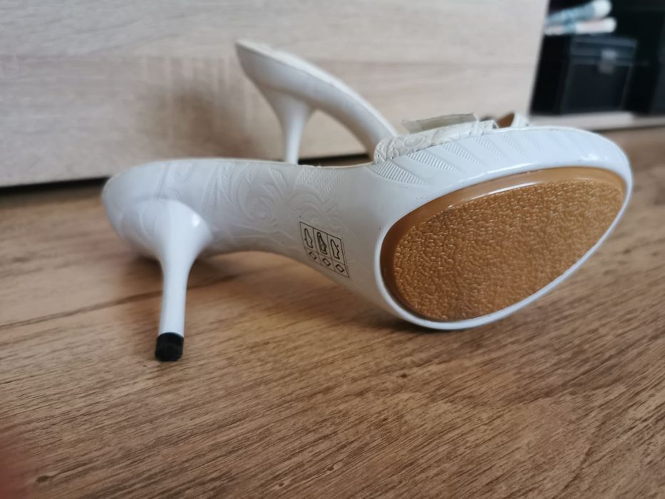 Дамски лятни обувки