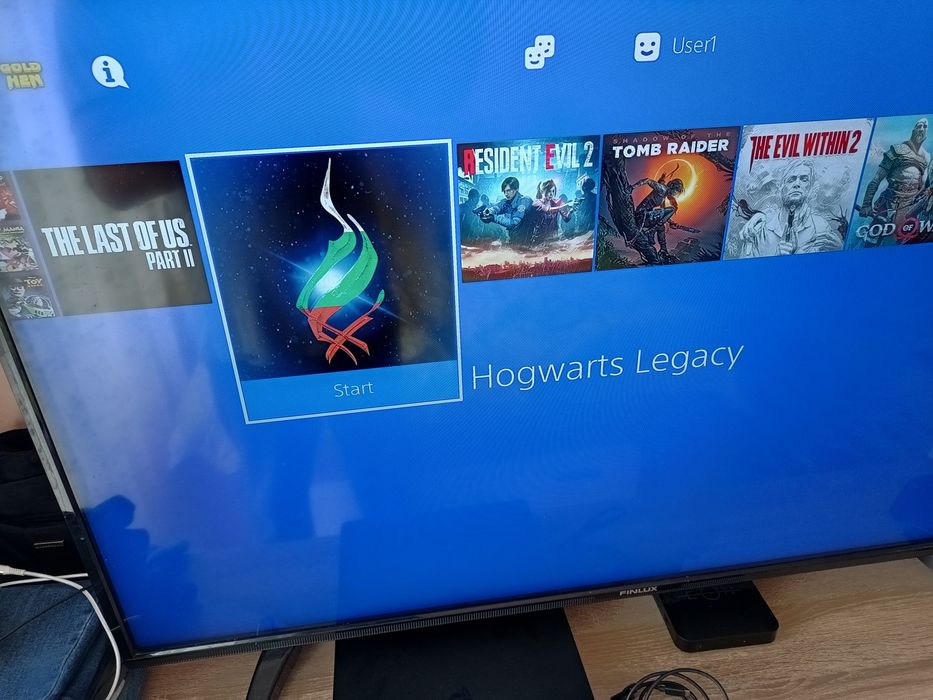 Playstation 4 (ps4) Slim 500GB - 9.00 с 1 джойстик и 12 игри