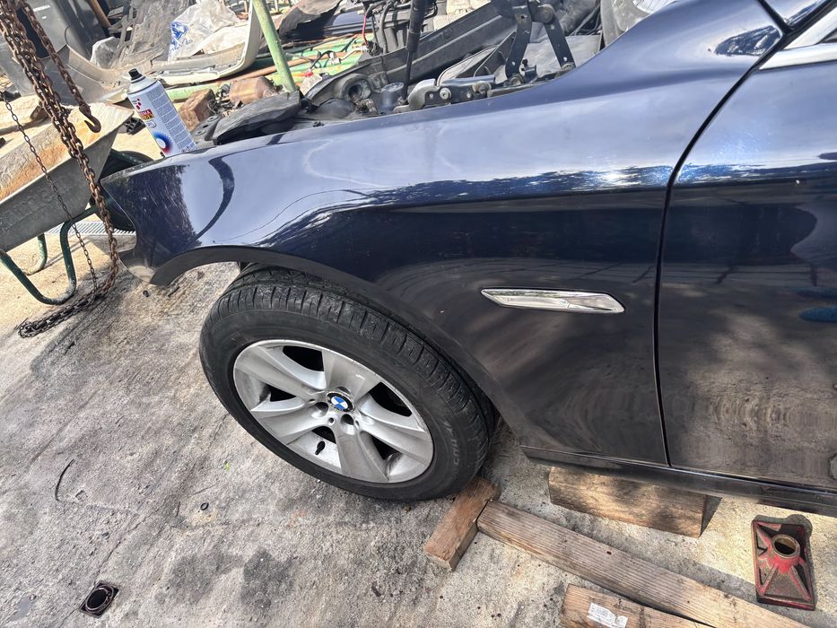 Aripa stanga bmw f10 f11 520 525 530 in stare perfecta