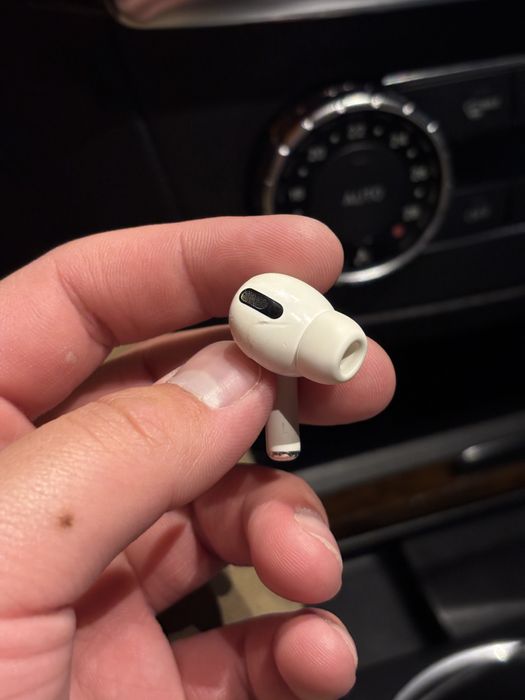 Левый наушник airpods pro // левое ухо эйрподс про
