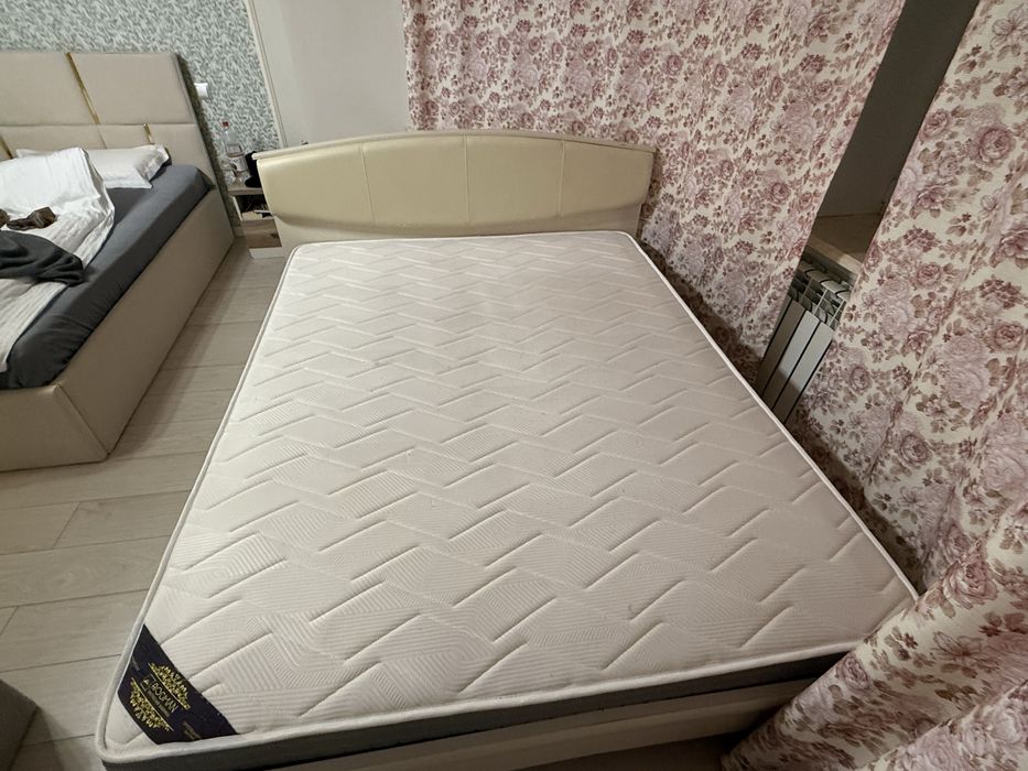 Кровать двухспальная