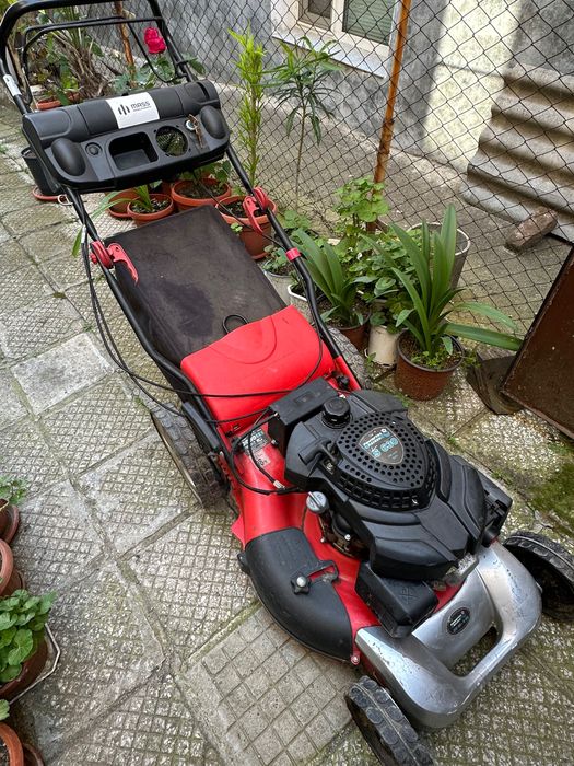 Самоходна косачка със стартерно палене Powertec Garden