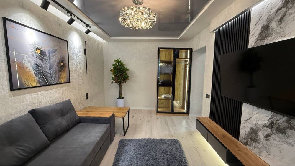 1 комнатная квартира в центре города(улица Шота Руставели)