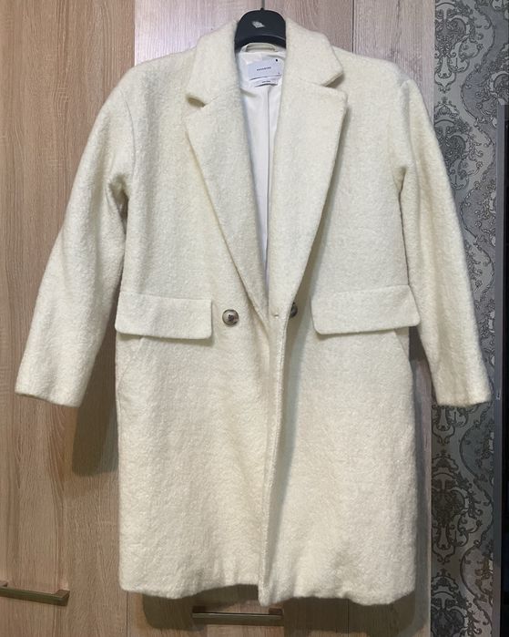 Белое      пальто