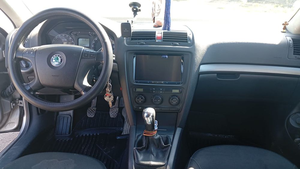 Vând Skoda Octavia 2