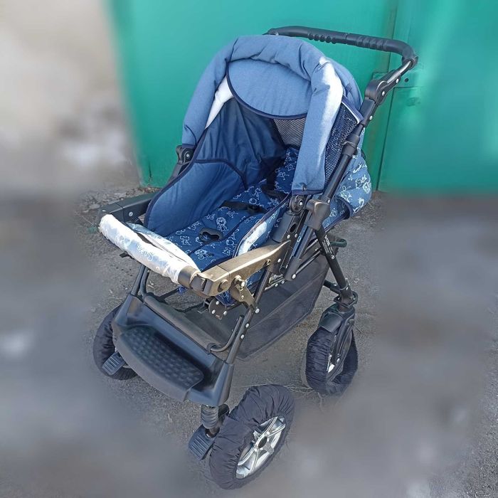 Коляска всесезонная