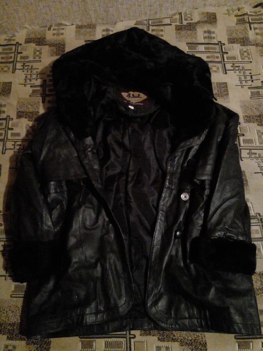 Куртка с капюшоном женская