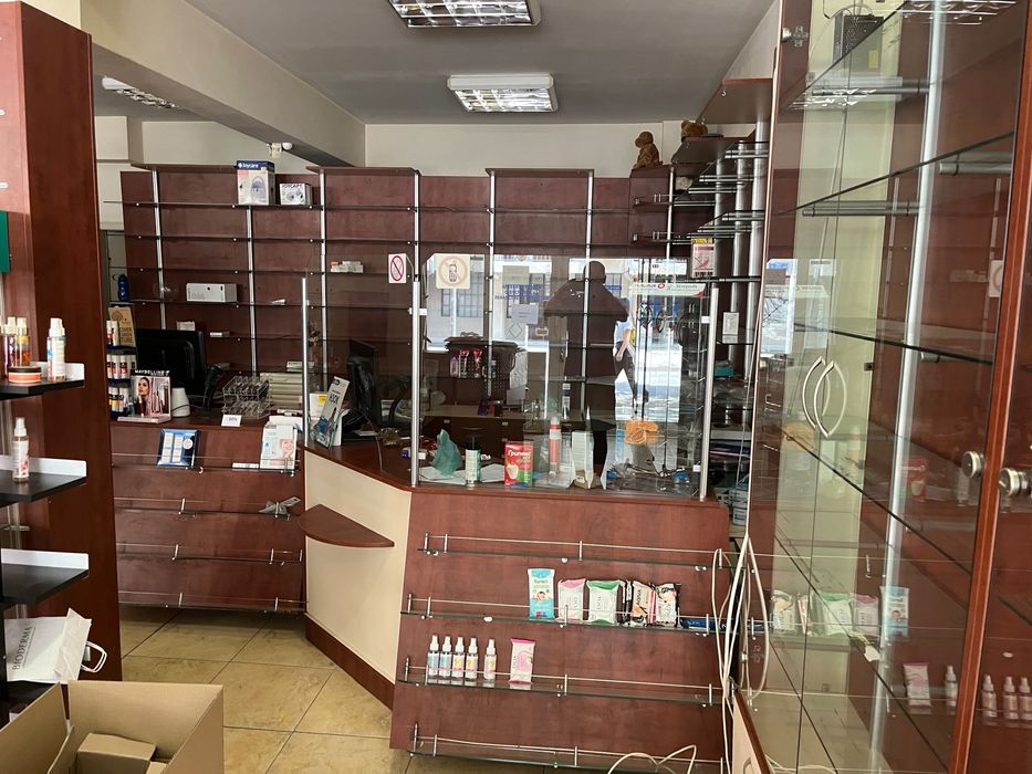 Мебели за аптека / магазин