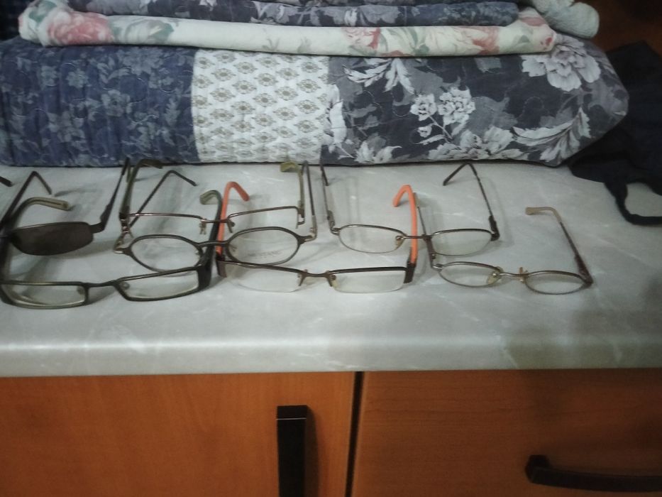 Vînd rame ochelari pt.damă și copii.