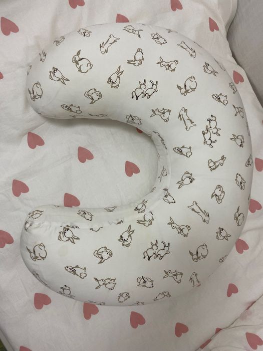 Vând perna de alăptat , babynest