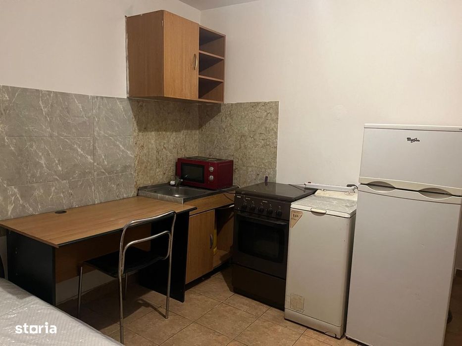 Apartament 1 camera, 17 mp utili, etaj 4 cu acoperis - Girocului