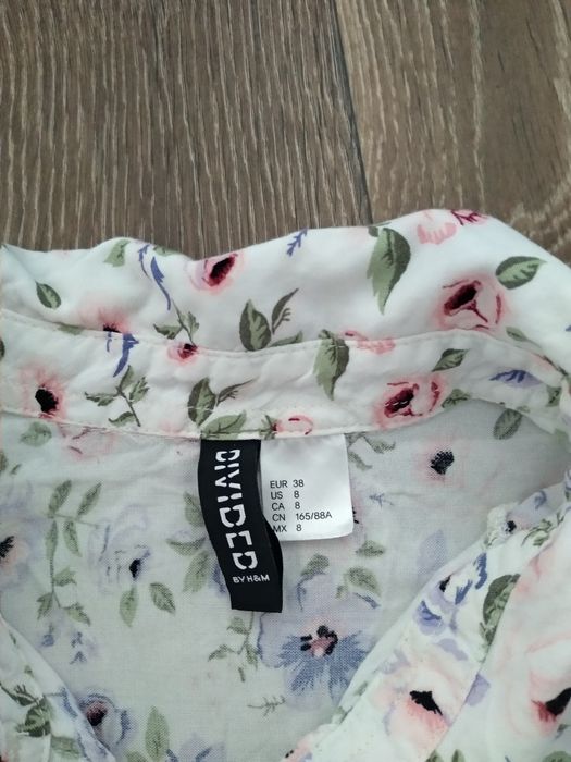 Потник бял на цветя