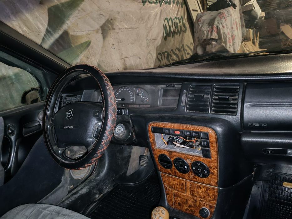 Продается машина Opel Vectra 1996