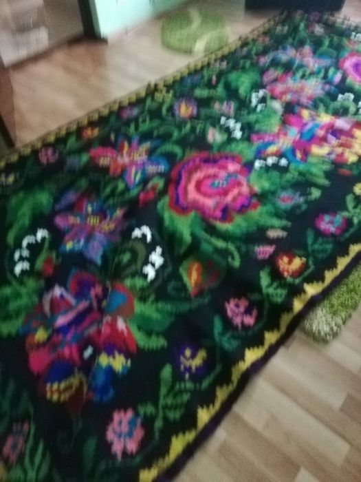 Vind covor și așternute oltenești