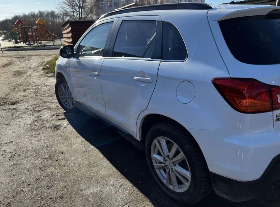 Mitsubishi ASX.