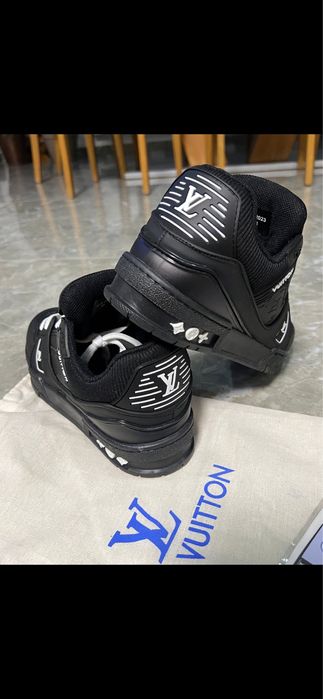 Vand Adidasi Louis Vuitton