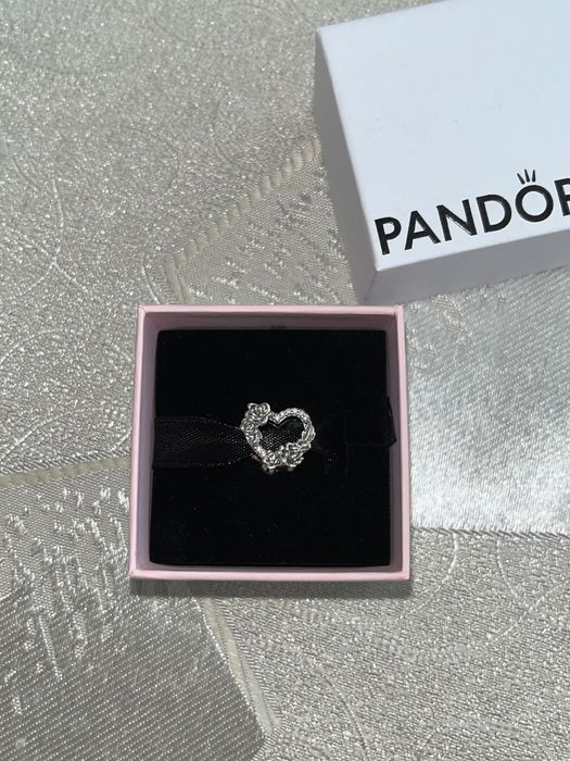 Висулка “Пандора” с формата на сърце с цветя